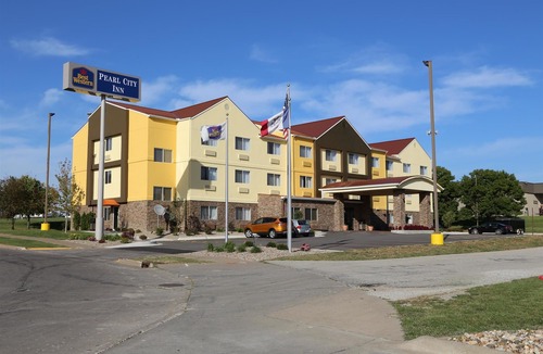 Muscatine Hotel | Best Western Pearl City Inn