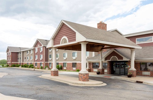 Orange Prairie Hotel | GrandStay Hotel & Suites Peoria