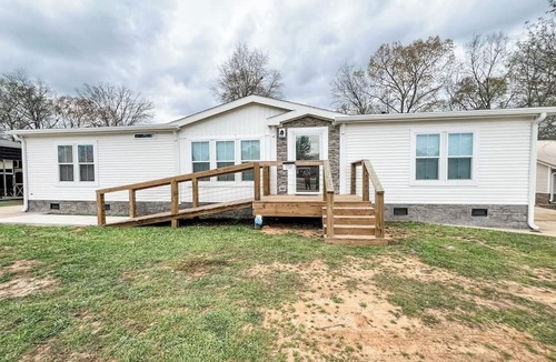 Trimble House | Close to Rock the South | Lake Front Home