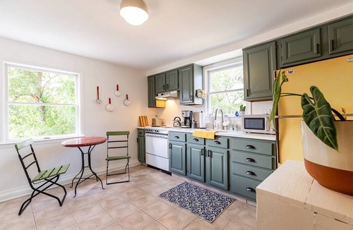 Eastport Apartment | Steps to marinas from 2nd floor apartment with parking, private balcony