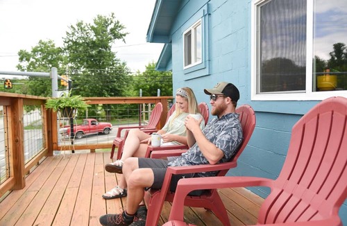 Tracy City House | Goat Pen Hostel - Gizzard South