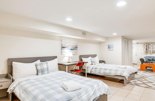 Greektown House | Bright Townhome: Walk to Johns Hopkins Bayview!