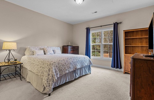Southern Pines House | US OPEN! Sleeps 12 Scots of the Pines 6-bedroom Pet-friendly in Southern Pines