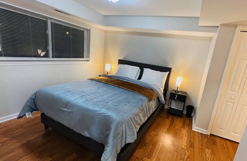 Des Plaines House | 9mins from Ohare,2 free parking 4 bedroom,1.5 B Pet friendly Closer I-294, I-53.
