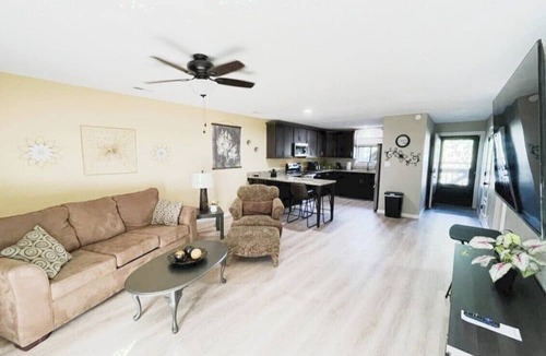 Monroe City Apartment | Lovely 2 Bed 2 Bath, Pet Friendly, Family Stay