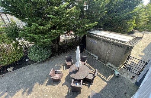 Loveladies House | Loveladies, LBI Bayside sunsets, minutes from the beach, with a pool & 3 decks!