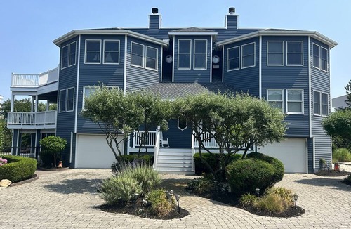Loveladies House | Loveladies, LBI Bayside sunsets, minutes from the beach, with a pool & 3 decks!