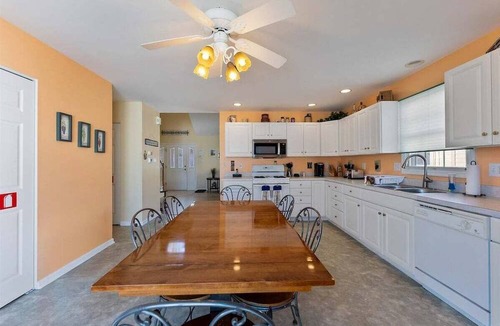 Diamond Beach House | Gorgeous 4 Bedroom Townhome in Diamond Beach