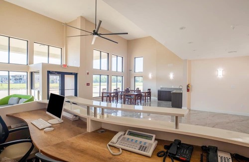 Adairsville Apartment | 2 Queen Beds with Kitchenette Non-Smoking