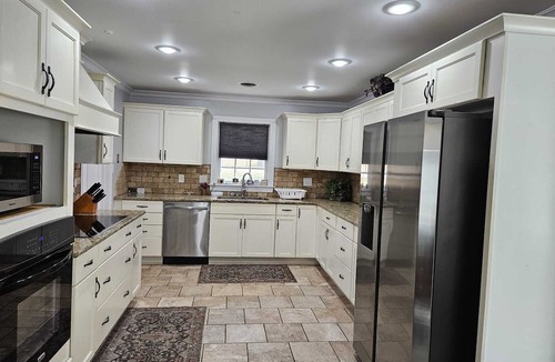 Cordova House | Elegant 7- BR Mansion with Pool - Near Gold Course & Essentials, All King Beds.