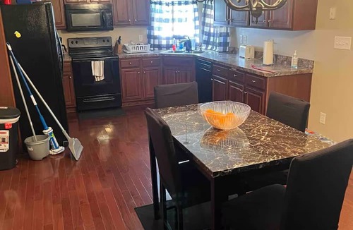 Hiram House | Charming 1-Master bedroom house in Hiram with AC, WiFi