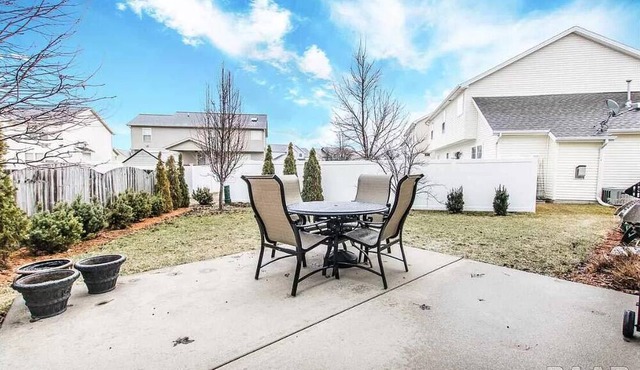 Charming 3-bed Rm house with AC and WiFi in a quiet Dunlap N Peoria neighborhood