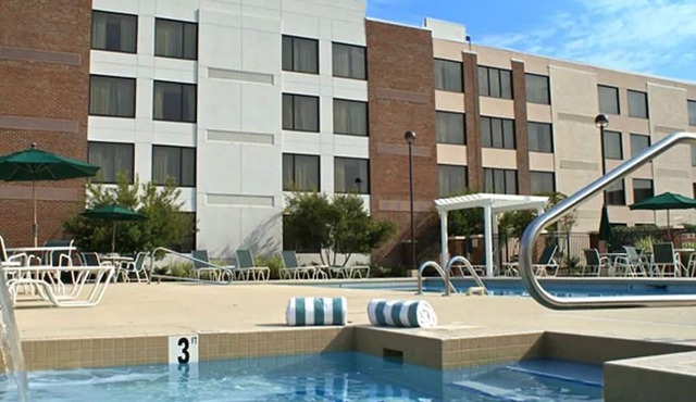 Southern Comfort! Onsite Pool, FREE Parking! Minutes to Rocky Mount City Lake