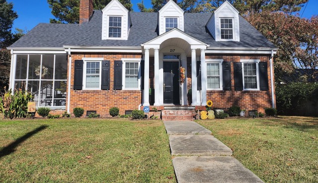 Classic Cottage in the center of downtown historic district in Edenton.