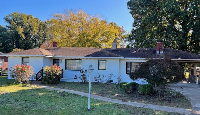 Pet-friendly Eclectic 3bed Ranch near HWY-301
