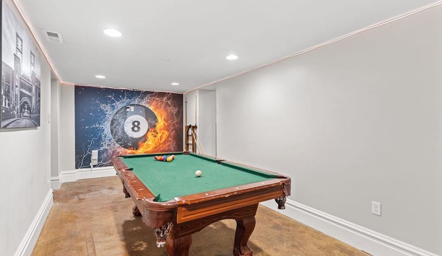 Welcoming 4-bedroom house with AC in vibrant St. Louis