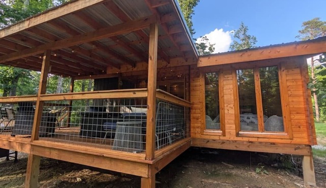 Brand New Cabin For Couples On 18 Acres Near The Caverns And Waterfalls