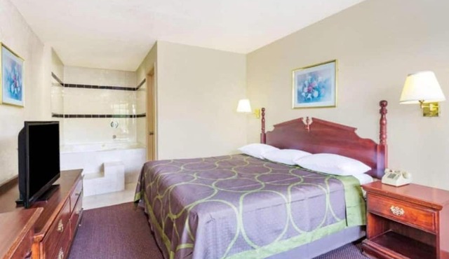Ashland, VA|Full Bed|Smoking