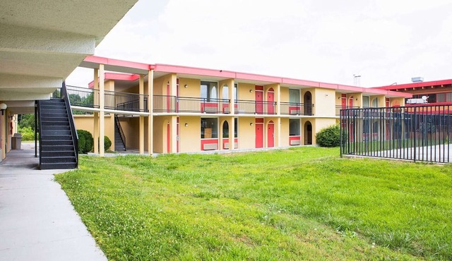 2 Queen Bed|Doswell VA