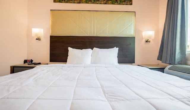 King Bed Accessible Non-Smoking