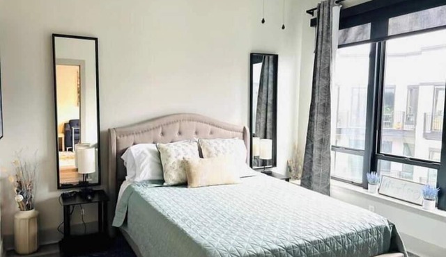 Chic & Central 1BR Ideal for Work & Leisure Stay