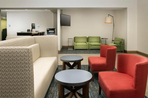 Holiday Inn Express Bwi Airport North Ihg Hotel 